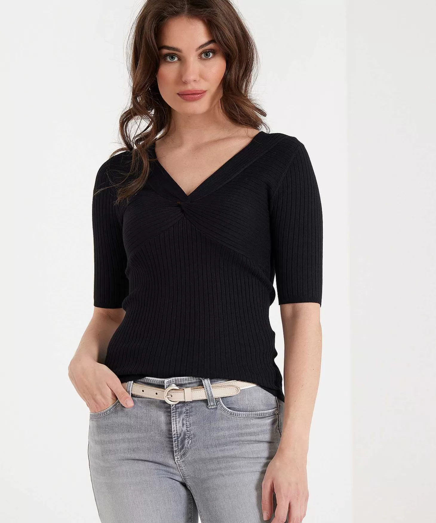 Fitted V-Neck Sweater*Emotions Fashion