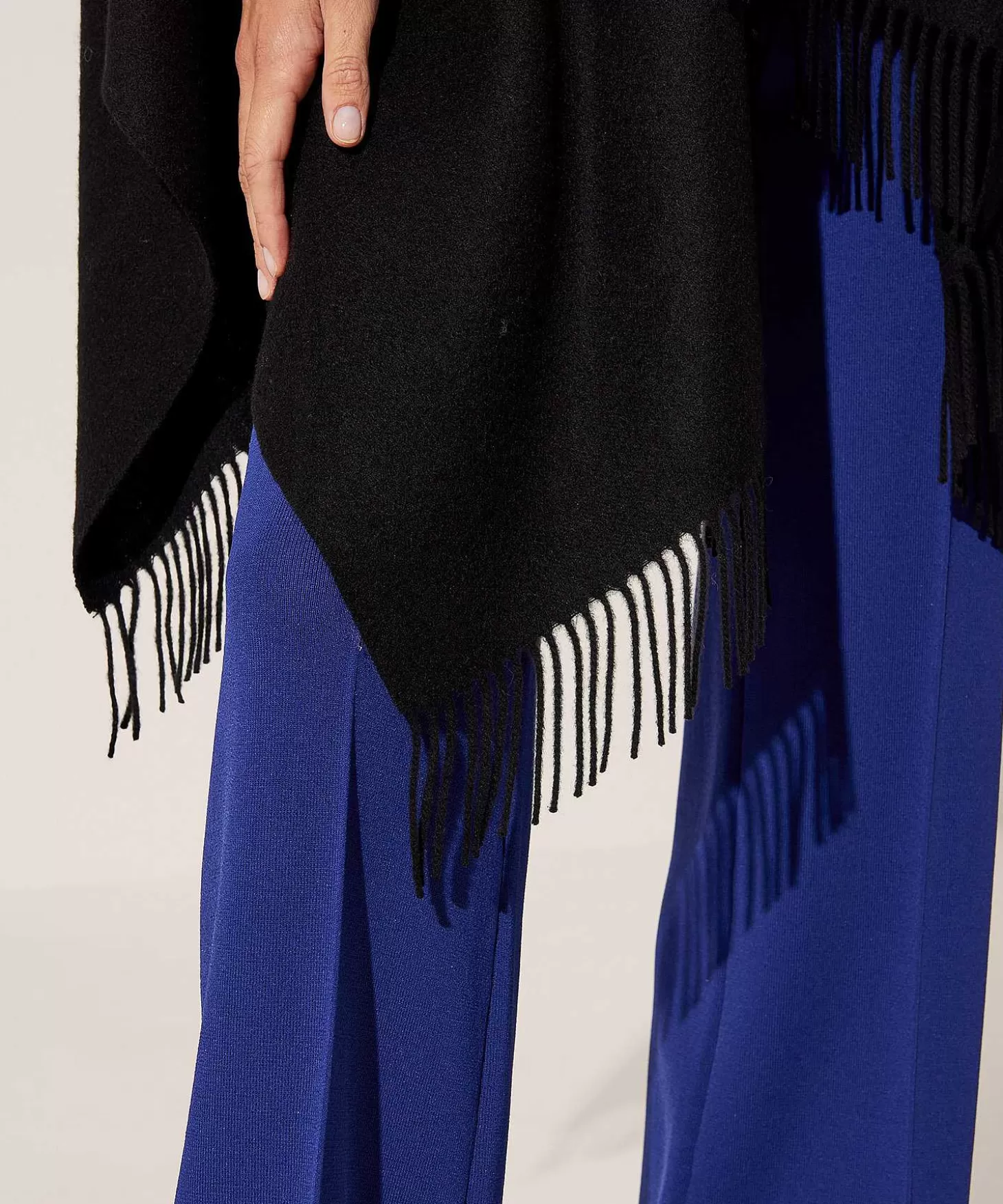 Woolen Cape With Fringes*Fraas Sale