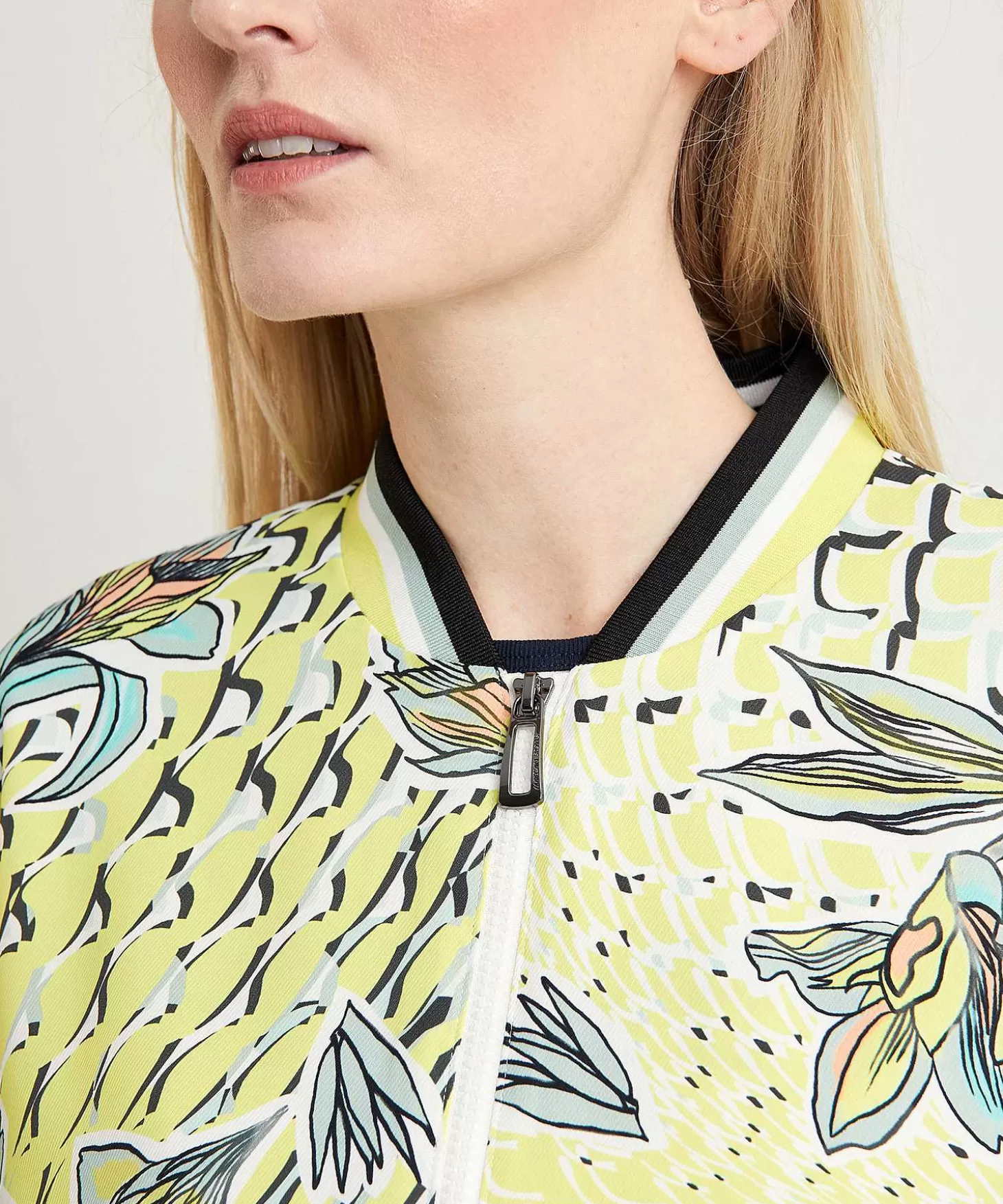 Bomber Jacket Floral Print*Marc Cain Sports Hot