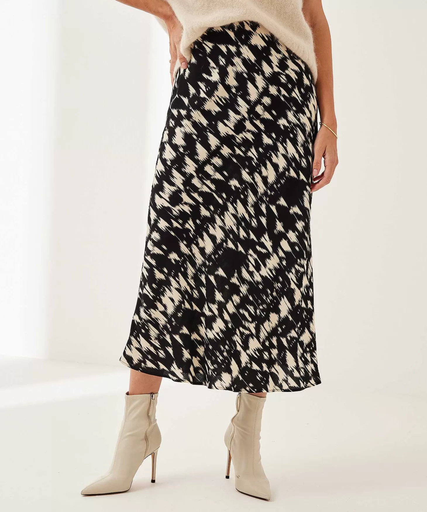 Skirt Viscose Crepe Sweep Print*No Man's Land Sale