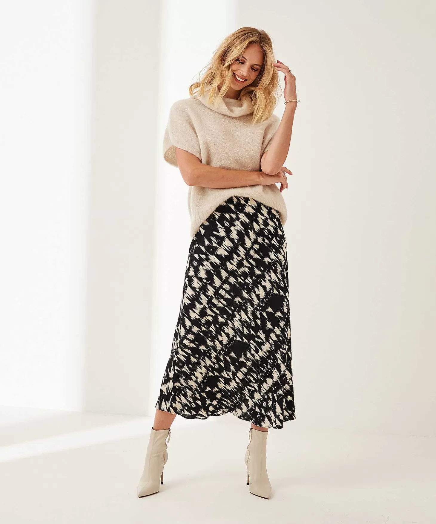 Skirt Viscose Crepe Sweep Print*No Man's Land Sale