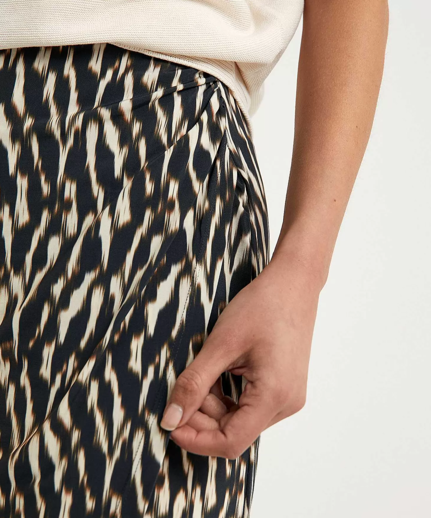 Slinky Wrap Skirt Blurry Print*No Man's Land Cheap