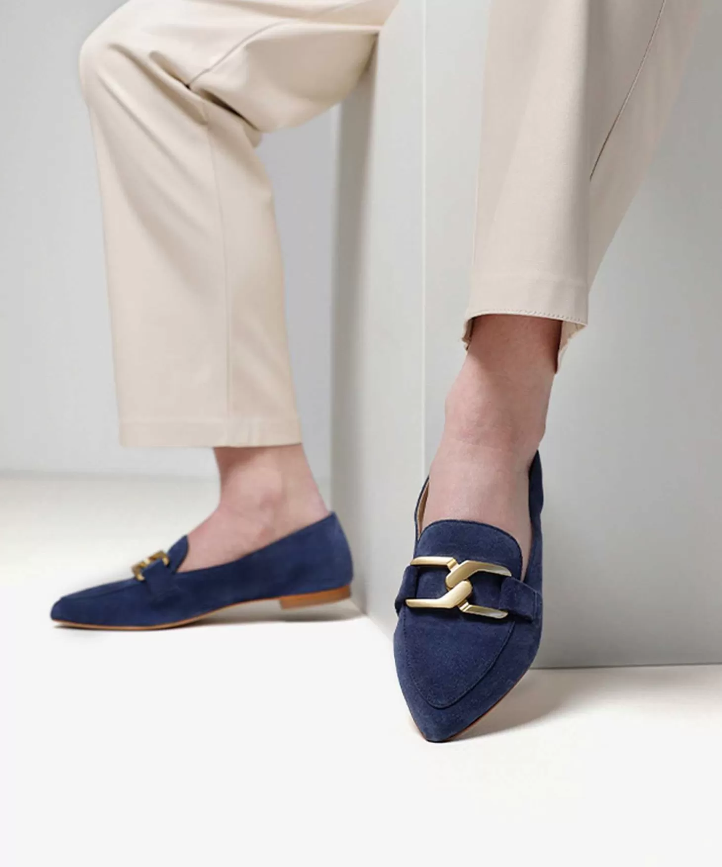 Suede Loafer Buckle Naomi Sharp*VIA VAI Store